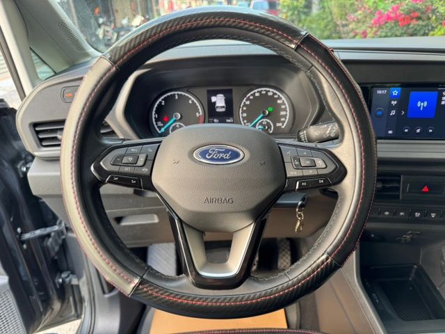 2023 Ford Tourneo Connect 2.0玩樂版 方向盤快控鍵 換檔撥片 定速巡航 循跡防滑  第6張相片
