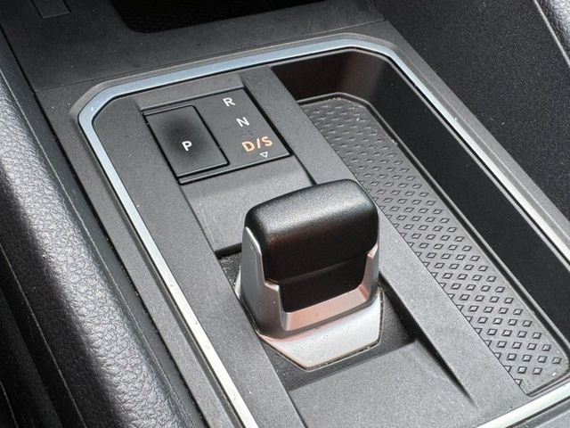 2023 Ford Tourneo Connect 2.0玩樂版 方向盤快控鍵 換檔撥片 定速巡航 循跡防滑  第10張相片