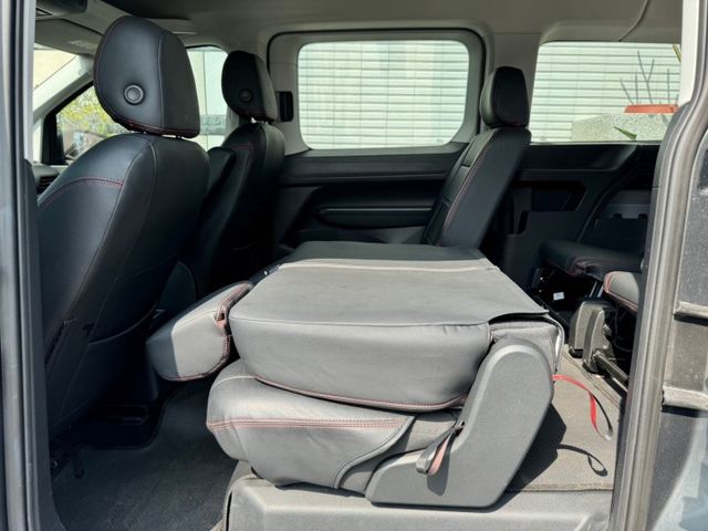 2023 Ford Tourneo Connect 2.0玩樂版 方向盤快控鍵 換檔撥片 定速巡航 循跡防滑  第16張相片