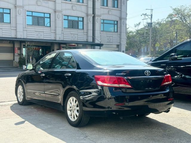 2011 Toyota Camry 2.4 G  HID氙氣頭燈 電動天窗 方向盤快控鍵 免鑰匙啟動 定速巡航  第2張相片
