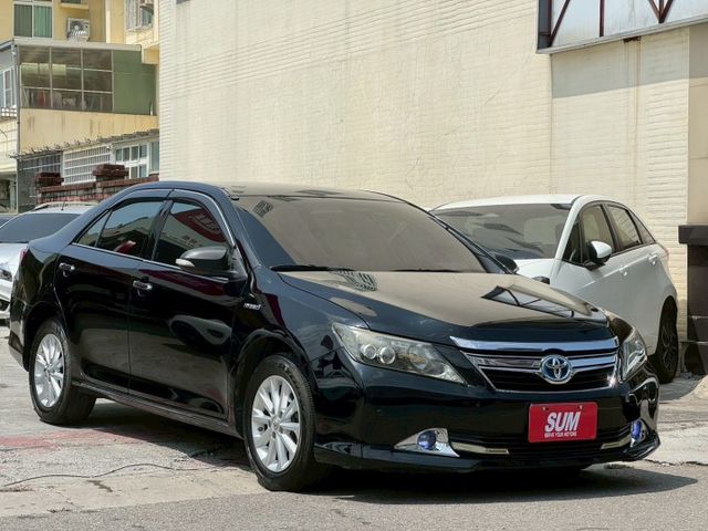 2012 Toyota Camry Hybrid 2.5 大電池在18萬更換過  定速 恆溫 免鑰匙 方向盤快控鍵  第1張相片