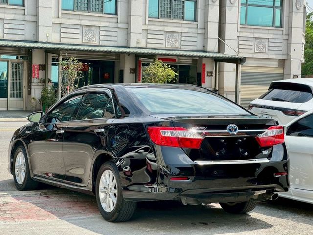 2012 Toyota Camry Hybrid 2.5 大電池在18萬更換過  定速 恆溫 免鑰匙 方向盤快控鍵  第2張相片