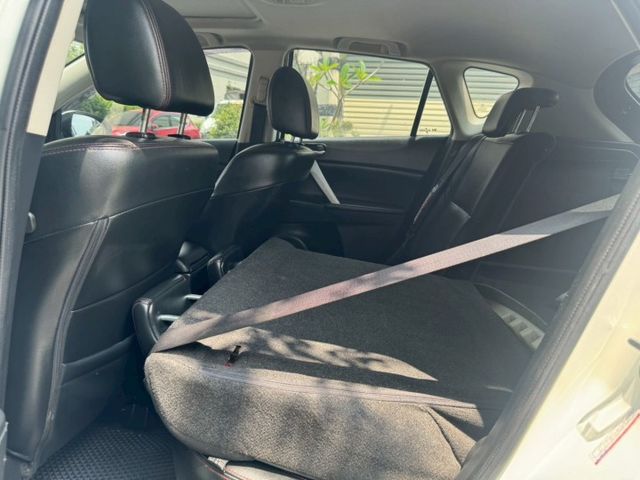 2012 Mazda 3 5D 2.0頂級版 電動天窗 定速巡航 換檔撥片 方向盤快控鍵 免鑰匙啟動  第13張相片