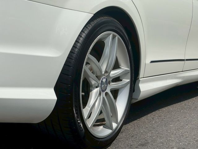 2011 BENZ C250 方向盤快控鍵 電動天窗 AMG鋁圈 HK音響  雙電動椅 恆溫空調  第13張相片