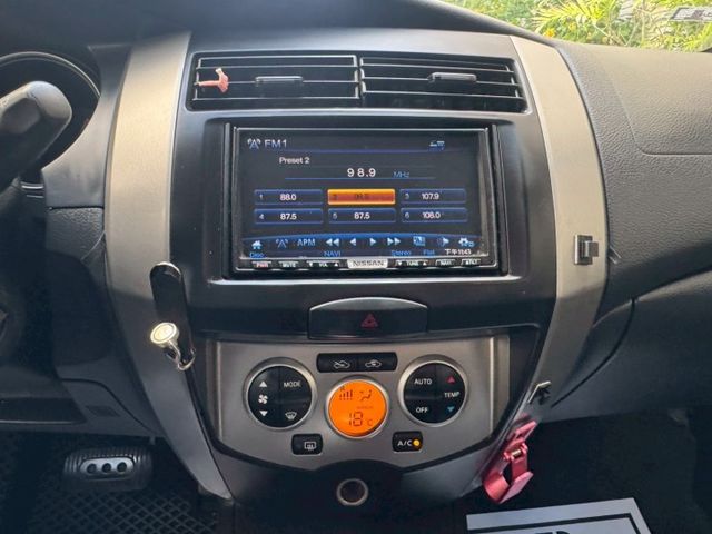 2013 Nissan Livina 1.6  免鑰匙啟動 恆溫空調  影音多媒體  抬頭顯示器  第6張相片