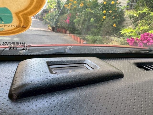 2013 Nissan Livina 1.6  免鑰匙啟動 恆溫空調  影音多媒體  抬頭顯示器  第8張相片