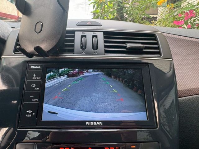 2023 Nissan Tiida 5D J  免鑰匙啟動  恆溫空調 定速巡航 循跡防滑 雙色內裝  第8張相片