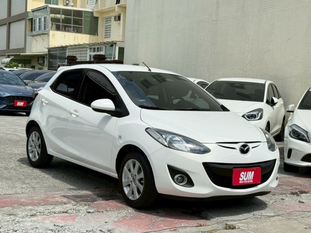 2013 Mazda 2 1.5  方向盤快控鍵 CD音響主機 電動摺疊後視鏡  第1張相片