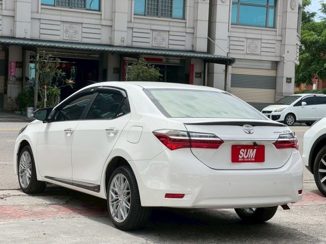 2016 Toyota Corolla Altis 1.8經典版S+  免鑰匙啟動 方向盤快控鍵  定速巡航 恆溫空調  第2張相片