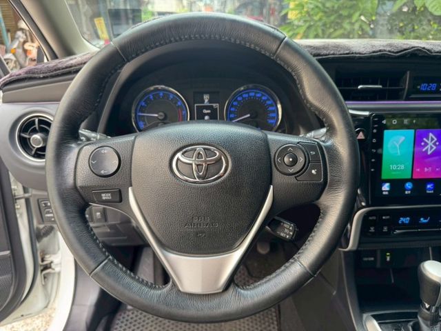 2016 Toyota Corolla Altis 1.8經典版S+  免鑰匙啟動 方向盤快控鍵  定速巡航 恆溫空調  第7張相片