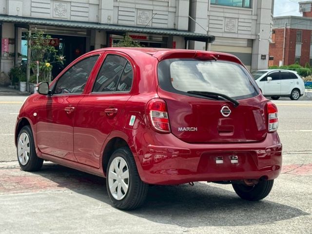 2014 Nissan March 1.5  電動調整後視鏡  CD音響主機  冷氣空調 頭燈水平調整  第2張相片