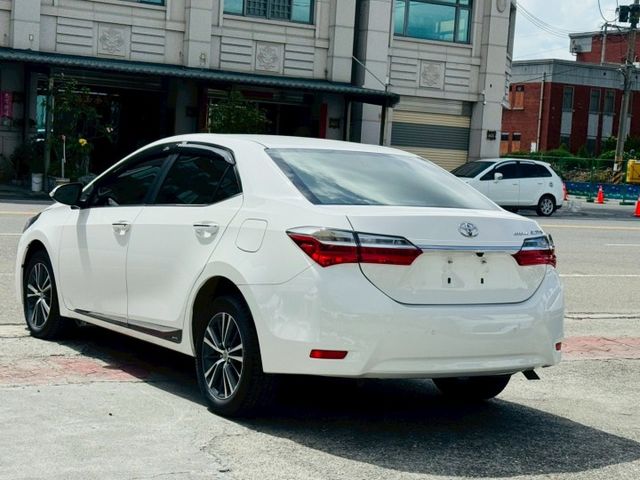 2017 Toyota Corolla Altis 1.8  免Key 恆溫空調 定速巡航 循跡防滑 安卓影音 倒車影像  第2張相片