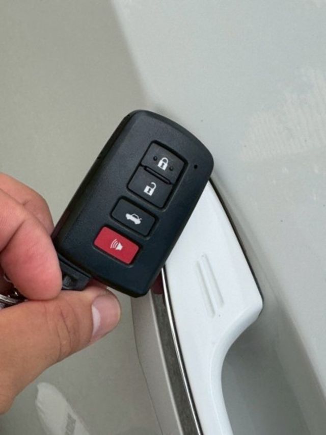 2017 Toyota Corolla Altis 1.8  免Key 恆溫空調 定速巡航 循跡防滑 安卓影音 倒車影像  第3張相片