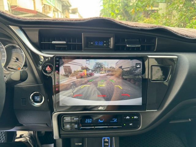 2017 Toyota Corolla Altis 1.8  免Key 恆溫空調 定速巡航 循跡防滑 安卓影音 倒車影像  第9張相片