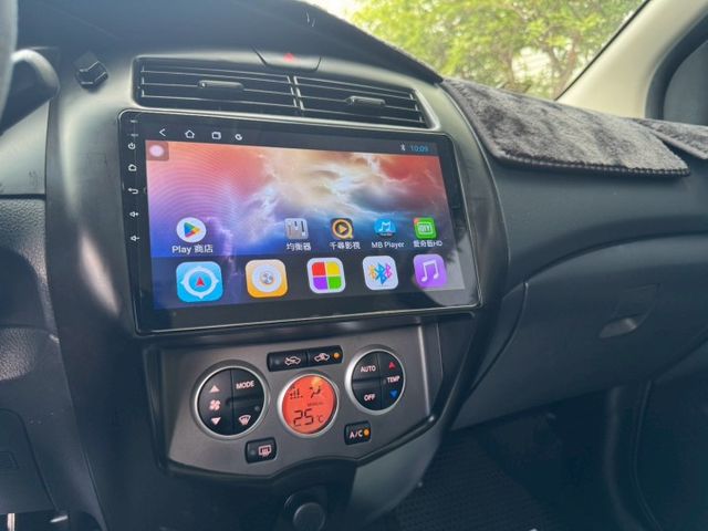 2015 Nissan Livina 1.6  恆溫空調  安卓影音 倒車影像  車頂行李架  第5張相片