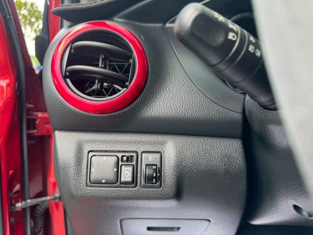 2015 Nissan Livina 1.6  恆溫空調  安卓影音 倒車影像  車頂行李架  第8張相片