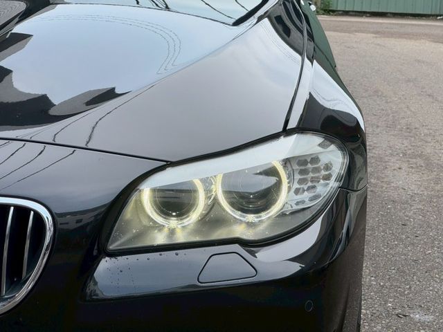 2012 BMW 5-Series Sedan 520d  柴油 總代理 免鑰匙啟動 恆溫空調 定速巡航  第3張相片
