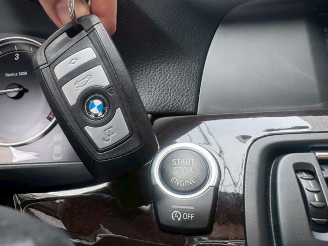 2012 BMW 5-Series Sedan 520d  柴油 總代理 免鑰匙啟動 恆溫空調 定速巡航  第7張相片