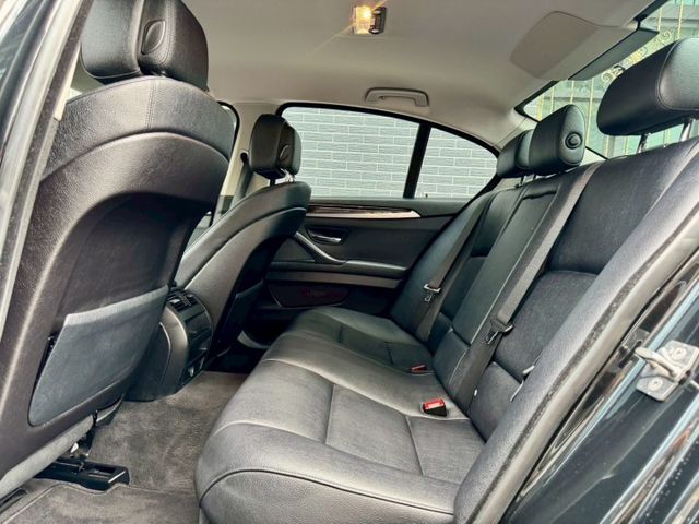 2012 BMW 5-Series Sedan 520d  柴油 總代理 免鑰匙啟動 恆溫空調 定速巡航  第16張相片