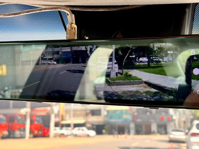 2022 Toyota Corolla Altis 1.8經典  方向盤快控鍵  定速巡航  循跡防滑  胎壓監控  第4張相片