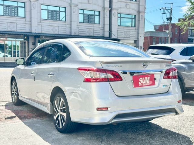 2016 Nissan Sentra Aero 1.8 旗艦版  免鑰匙啟動  方向盤快控鍵 恆溫空調 定速巡航  第2張相片