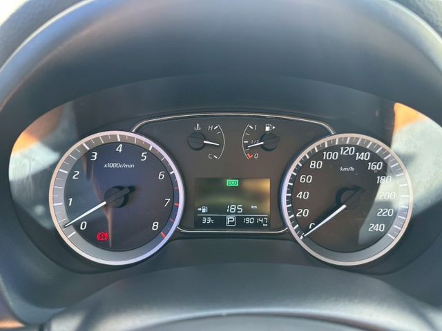 2016 Nissan Sentra Aero 1.8 旗艦版  免鑰匙啟動  方向盤快控鍵 恆溫空調 定速巡航  第4張相片