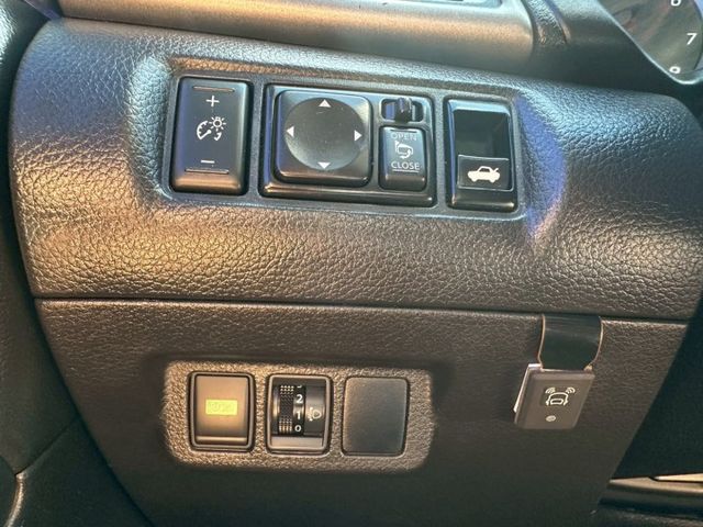 2016 Nissan Sentra Aero 1.8 旗艦版  免鑰匙啟動  方向盤快控鍵 恆溫空調 定速巡航  第9張相片