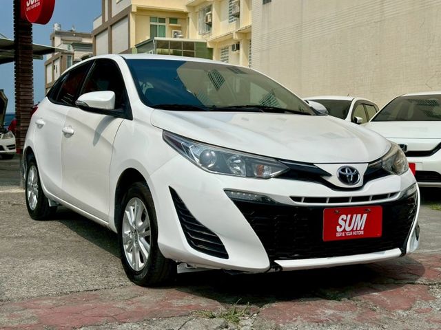 2020 Toyota Yaris 1.5經典  循跡防滑 LED日行燈 光感應自動頭燈 倒車雷達警示  第1張相片