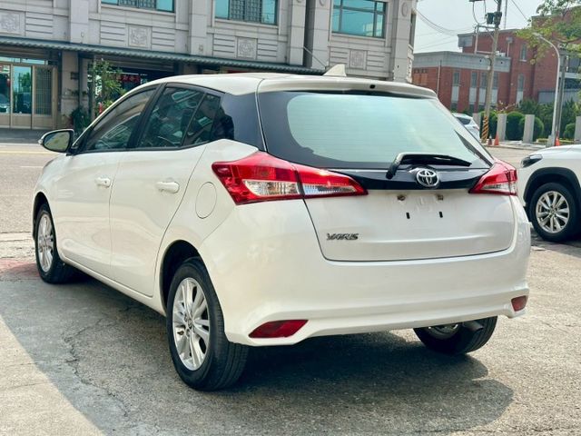 2020 Toyota Yaris 1.5經典  循跡防滑 LED日行燈 光感應自動頭燈 倒車雷達警示  第2張相片