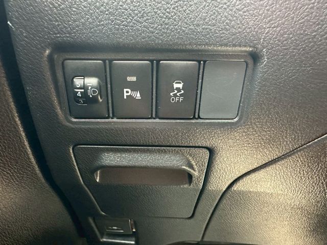 2020 Toyota Yaris 1.5經典  循跡防滑 LED日行燈 光感應自動頭燈 倒車雷達警示  第7張相片