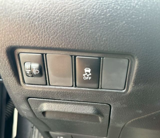 2020 Toyota Vios 1.5經典  LED日行燈  循跡防滑  頭燈水平調整 光感應自動頭燈  第6張相片