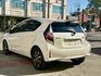 2020 Toyota Prius c 1.5 油電 免鑰匙啟動 恆溫空調 定速巡航 循跡防滑 方向盤快控鍵  第2張縮圖