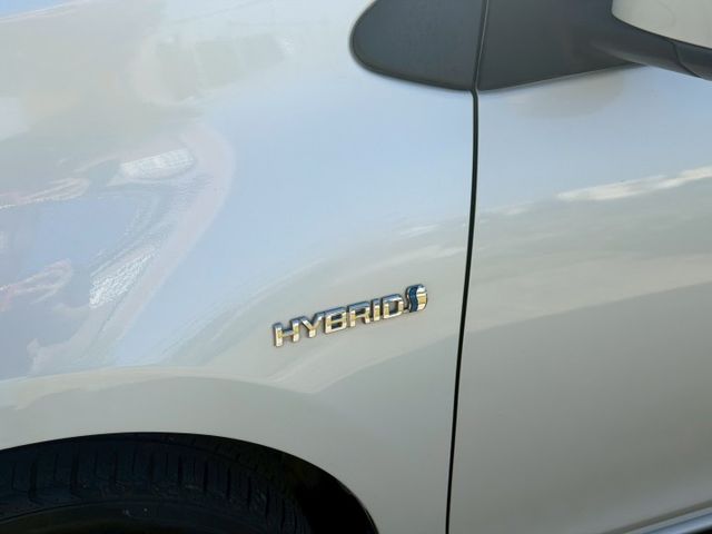 2020 Toyota Prius c 1.5 油電 免鑰匙啟動 恆溫空調 定速巡航 循跡防滑 方向盤快控鍵  第4張相片