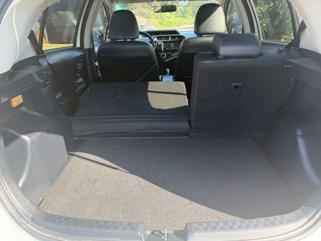 2020 Toyota Prius c 1.5 油電 免鑰匙啟動 恆溫空調 定速巡航 循跡防滑 方向盤快控鍵  第14張相片