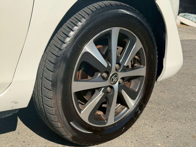 2020 Toyota Prius c 1.5 油電 免鑰匙啟動 恆溫空調 定速巡航 循跡防滑 方向盤快控鍵  第15張相片