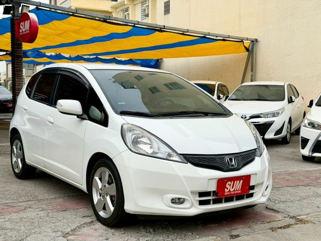 2013 Honda Fit 1.5 VTi-S  恆溫空調 定速巡航 方向盤快控鍵 換檔撥片  頭燈水平調整  第1張相片