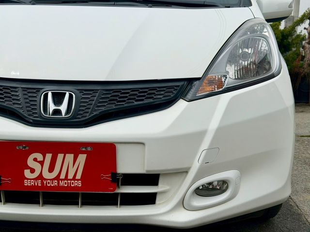2013 Honda Fit 1.5 VTi-S  恆溫空調 定速巡航 方向盤快控鍵 換檔撥片  頭燈水平調整  第3張相片
