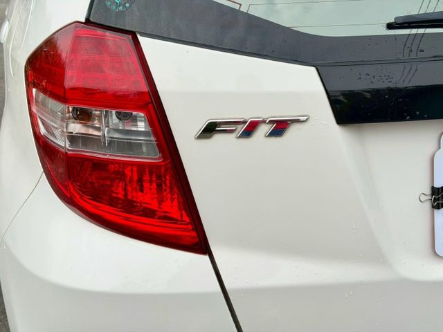 2013 Honda Fit 1.5 VTi-S  恆溫空調 定速巡航 方向盤快控鍵 換檔撥片  頭燈水平調整  第4張相片