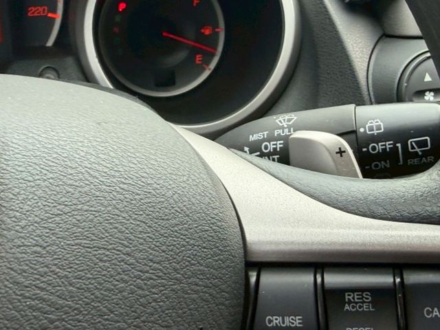 2013 Honda Fit 1.5 VTi-S  恆溫空調 定速巡航 方向盤快控鍵 換檔撥片  頭燈水平調整  第7張相片