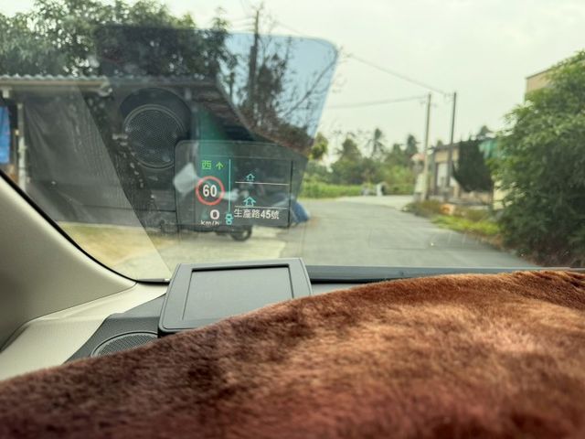 2013 Honda Fit 1.5 VTi-S  恆溫空調 定速巡航 方向盤快控鍵 換檔撥片  頭燈水平調整  第8張相片