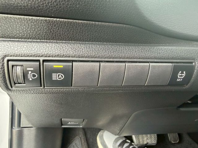 2021 Toyota Corolla Altis 1.8經典  方向盤快控鍵 定速巡航 胎壓監控 遠光燈自動控制  第8張相片