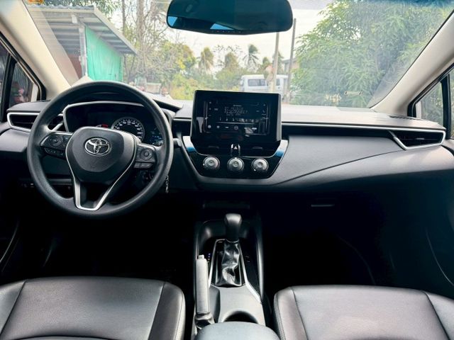 2021 Toyota Corolla Altis 1.8經典  方向盤快控鍵 定速巡航 胎壓監控 遠光燈自動控制  第10張相片