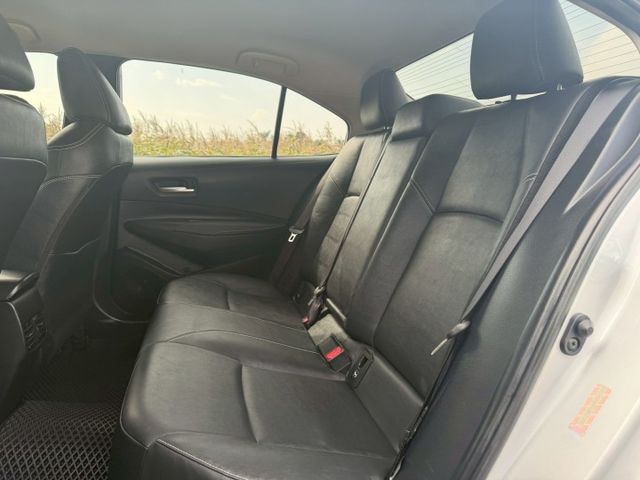 2021 Toyota Corolla Altis 1.8經典  方向盤快控鍵 定速巡航 胎壓監控 遠光燈自動控制  第11張相片