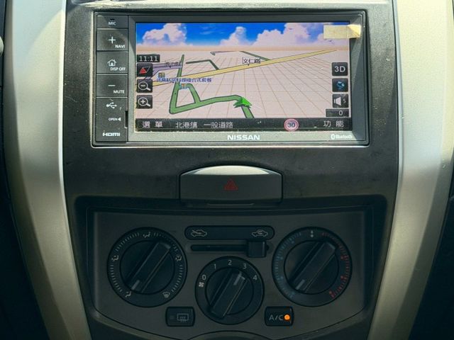 2018 Nissan Livina 1.6行家皮椅版 車頂行李架   後座分離倒覆  CD音響主機  第7張相片