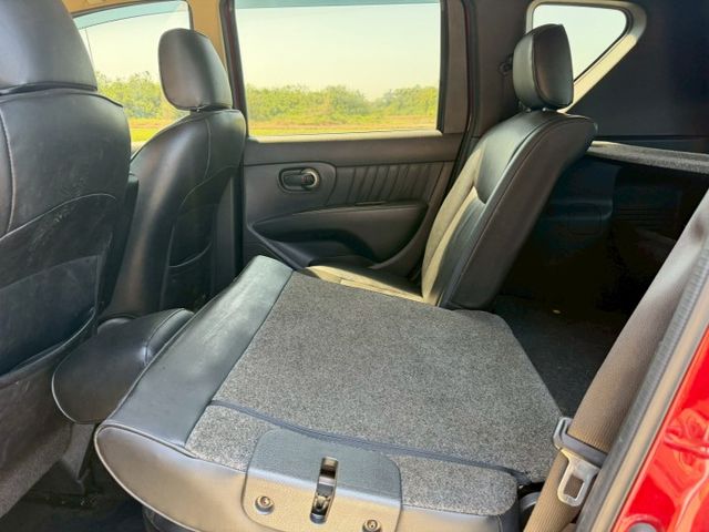 2018 Nissan Livina 1.6行家皮椅版 車頂行李架   後座分離倒覆  CD音響主機  第11張相片