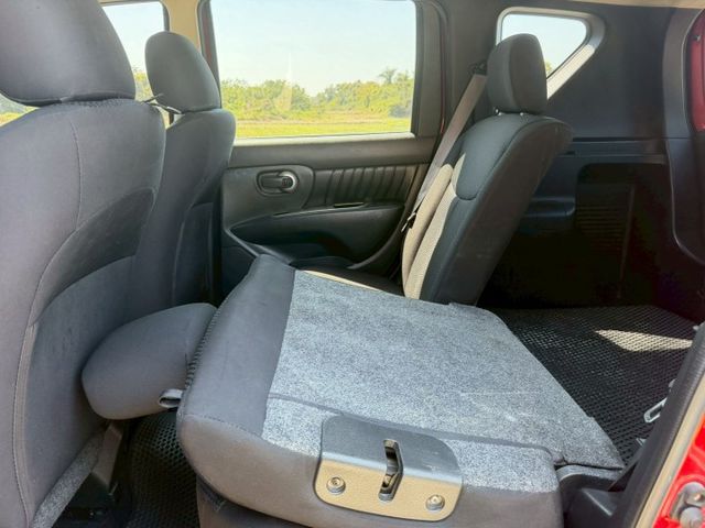 2014 Nissan Livina 1.6 經典型 織布座椅  CD音響主機 後霧燈  第10張相片