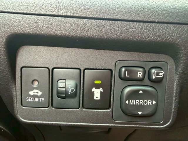 2013 Toyota Corolla Altis 1.8 E 定速巡航 恆溫空調  倒車影像  第10張相片