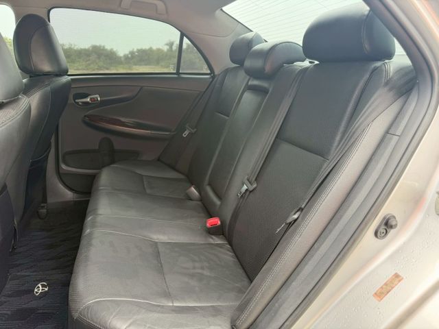 2013 Toyota Corolla Altis 1.8 E 定速巡航 恆溫空調  倒車影像  第12張相片