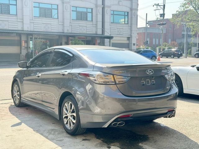 2013 Hyundai Elantra 1.8 GLS豪華型 恆溫空調  分區溫控  定速巡航 頭燈水平調整  第2張相片