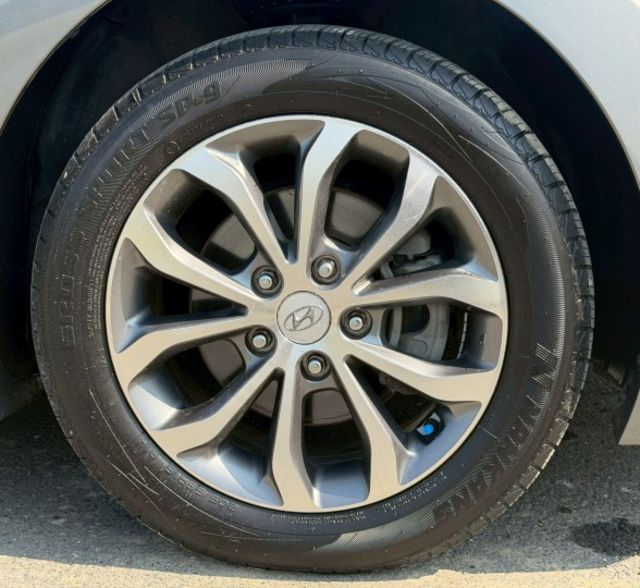 2013 Hyundai Elantra 1.8 GLS豪華型 恆溫空調  分區溫控  定速巡航 頭燈水平調整  第11張相片